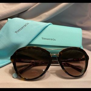 Tiffany & Co. Pilot sunglasses